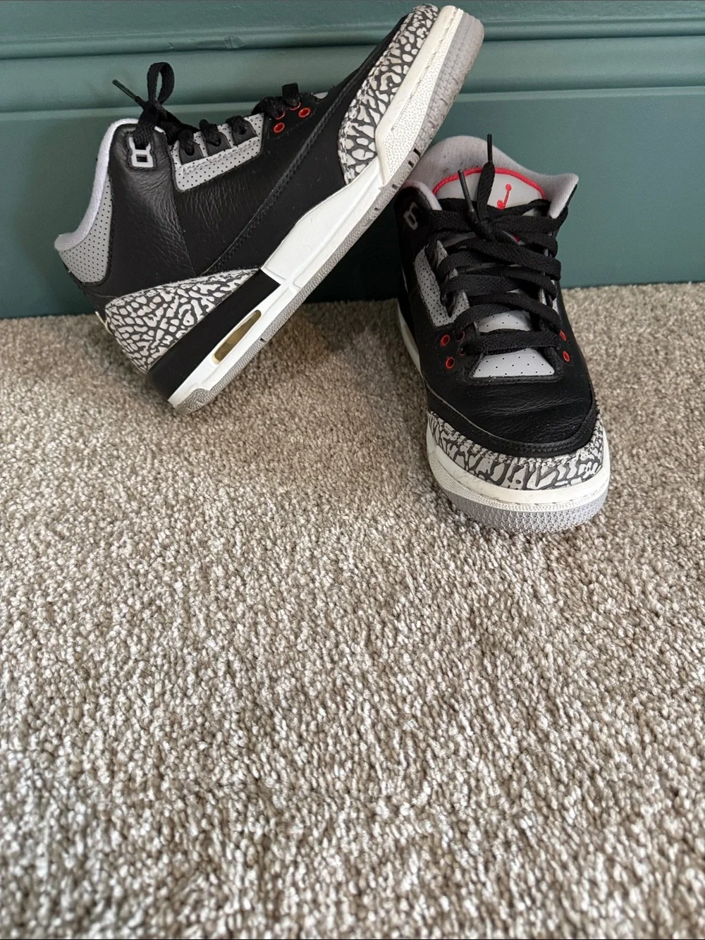 Air Jordan 3 Retro Cement Sneakers Boys Sz. 6
